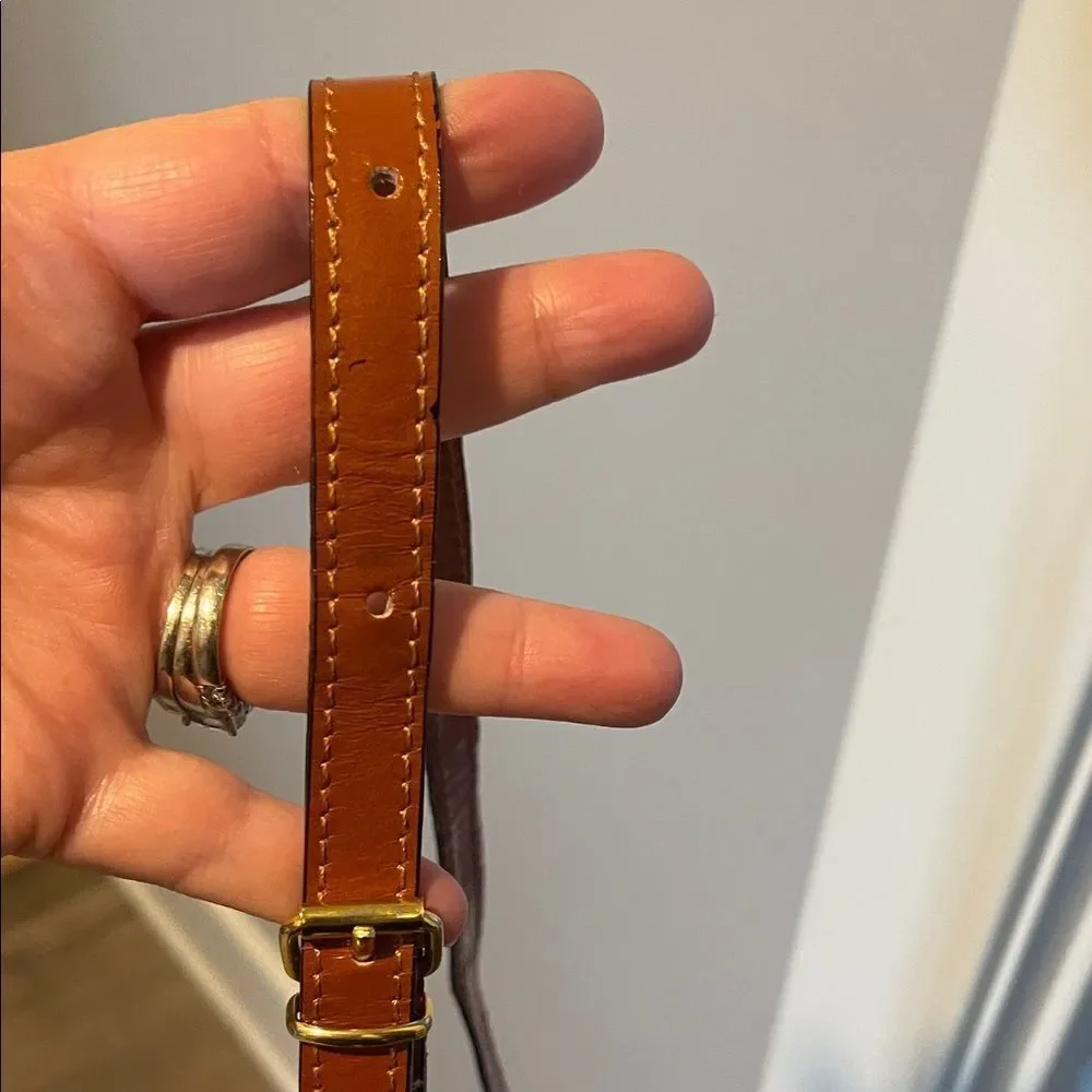 Elegant Tan Leather Crossbody Bag